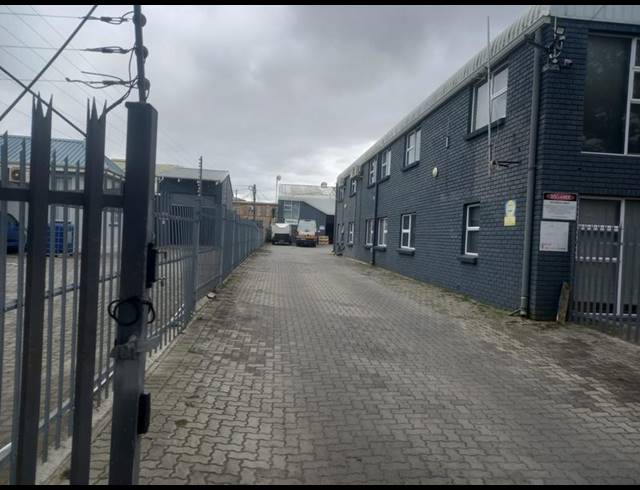 BUSINESS PROPERTY TO RENT IN WALMER